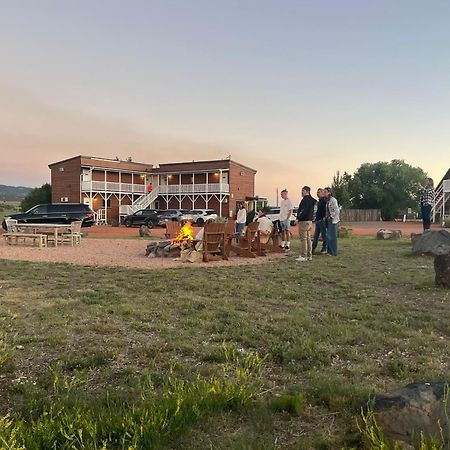 هاتش The Riverside Ranch Motel And Rv Park Southern Utah المظهر الخارجي الصورة