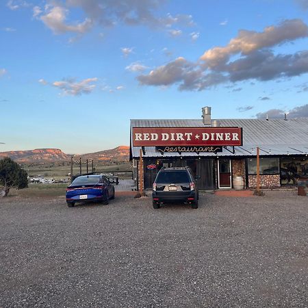 هاتش The Riverside Ranch Motel And Rv Park Southern Utah المظهر الخارجي الصورة