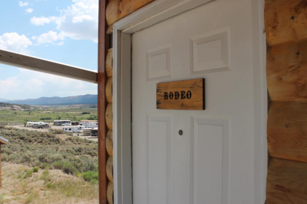 هاتش The Riverside Ranch Motel And Rv Park Southern Utah المظهر الخارجي الصورة