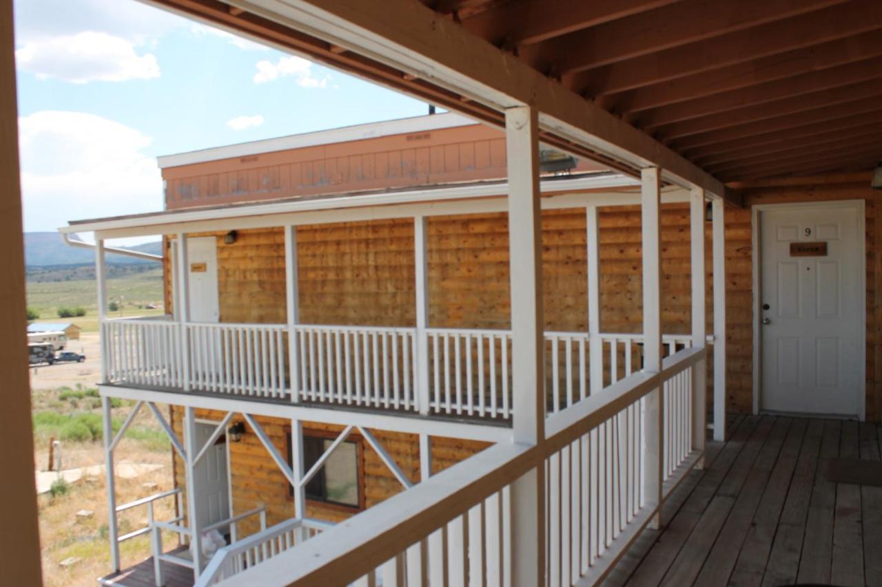 هاتش The Riverside Ranch Motel And Rv Park Southern Utah المظهر الخارجي الصورة