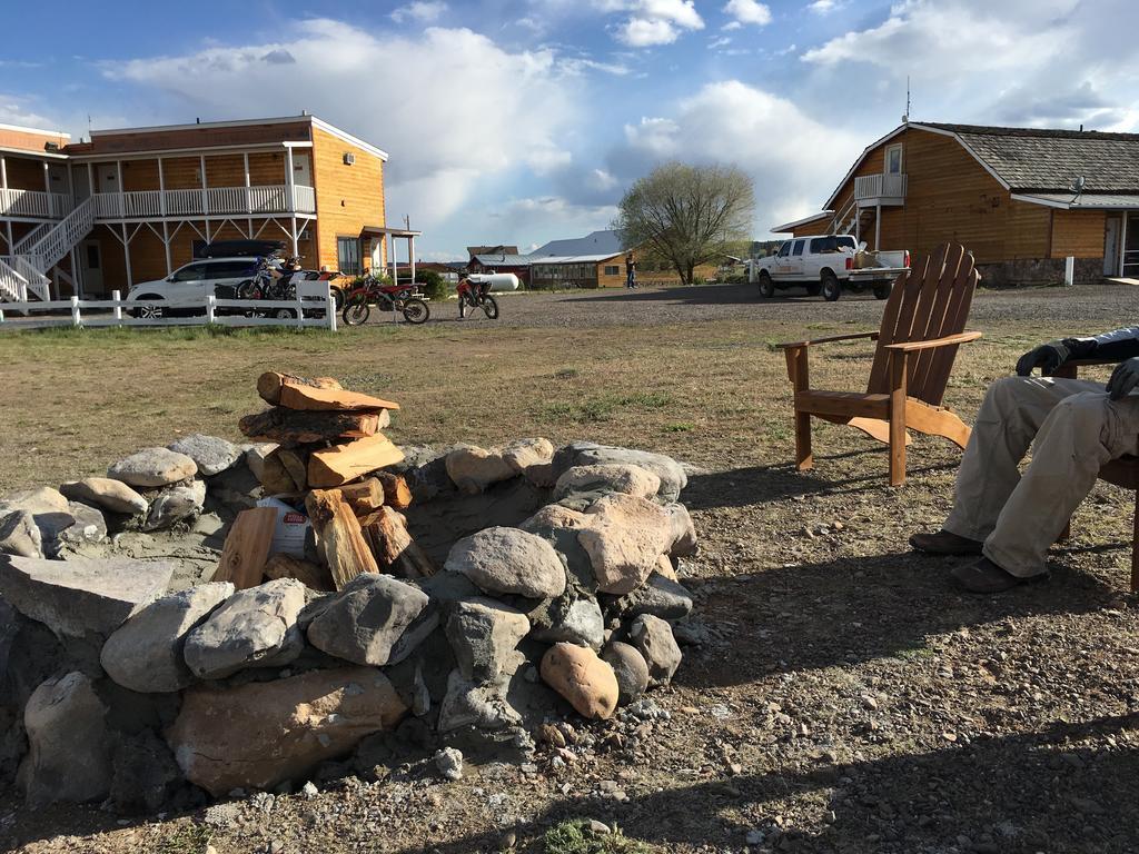 هاتش The Riverside Ranch Motel And Rv Park Southern Utah المظهر الخارجي الصورة