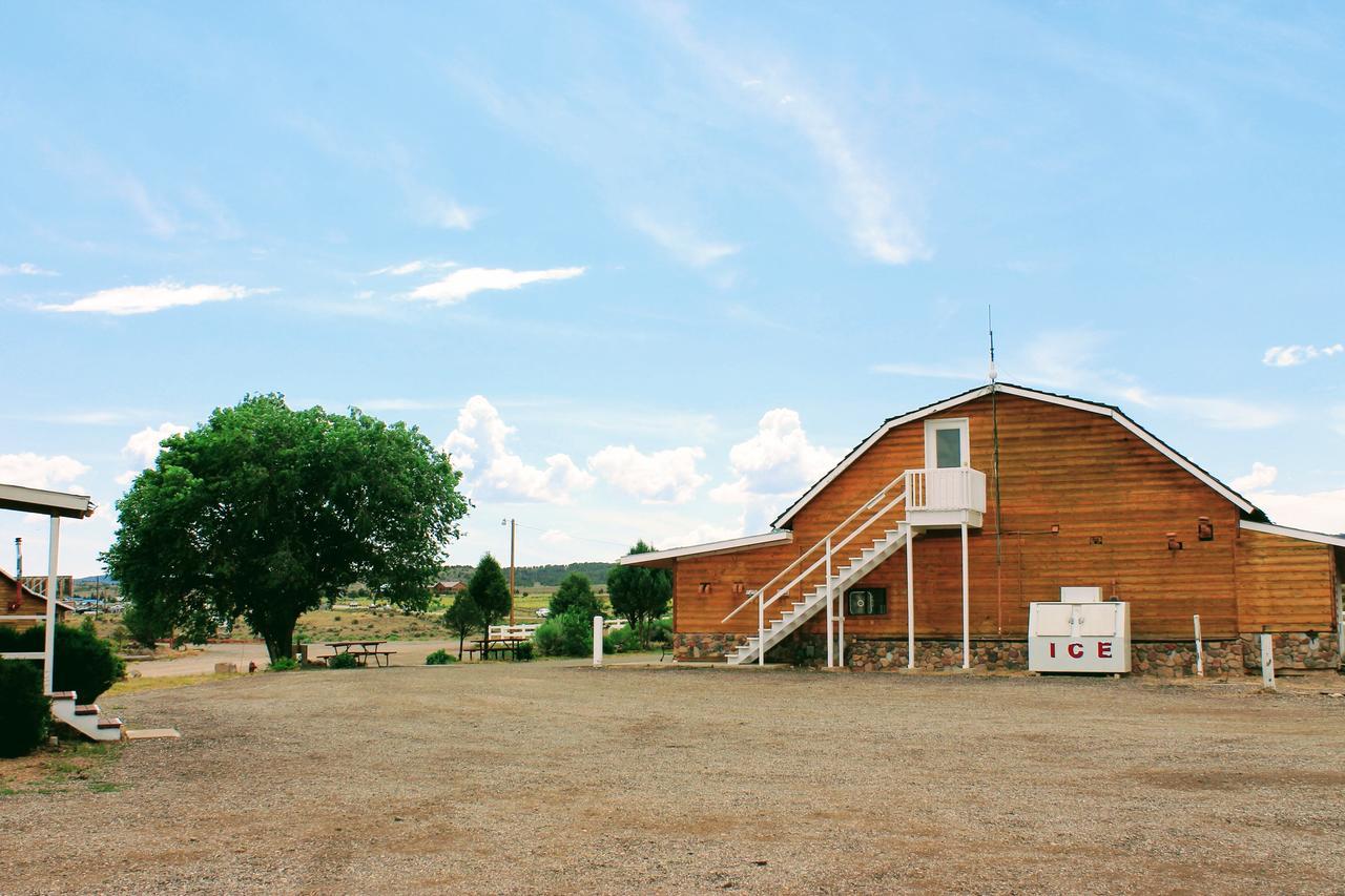 هاتش The Riverside Ranch Motel And Rv Park Southern Utah المظهر الخارجي الصورة